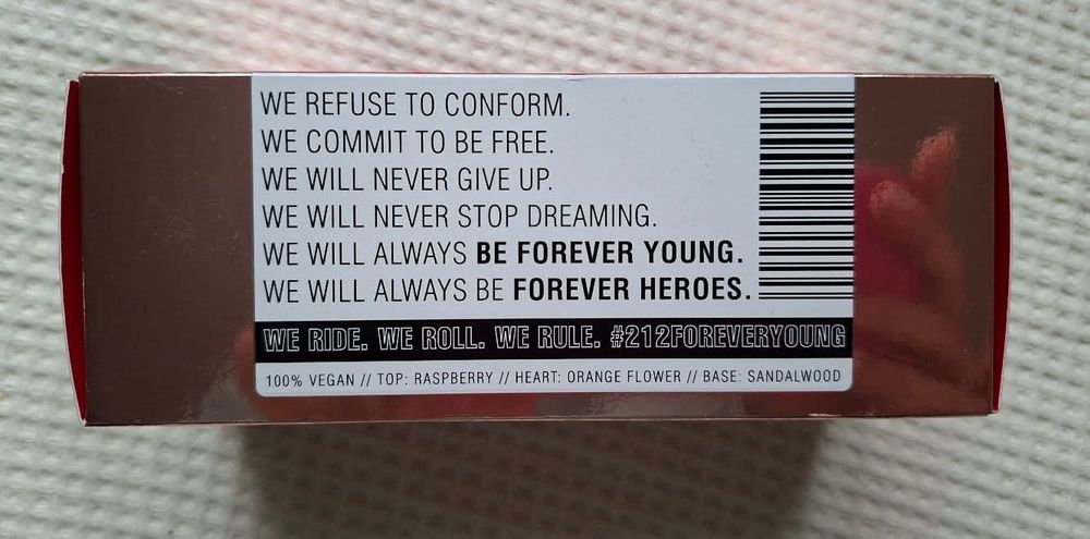 Парфюм дамски "212 Heroes" на Carrolina Herera