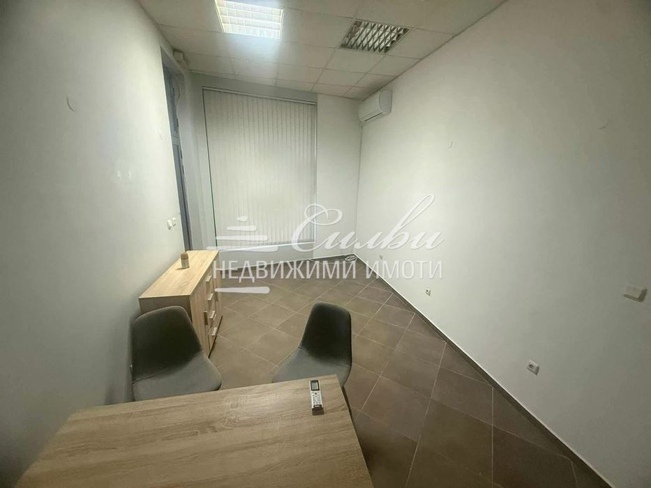 Дава се под наем Офис в Шумен, Център - 22 кв.м за 153 € - Снимка #1