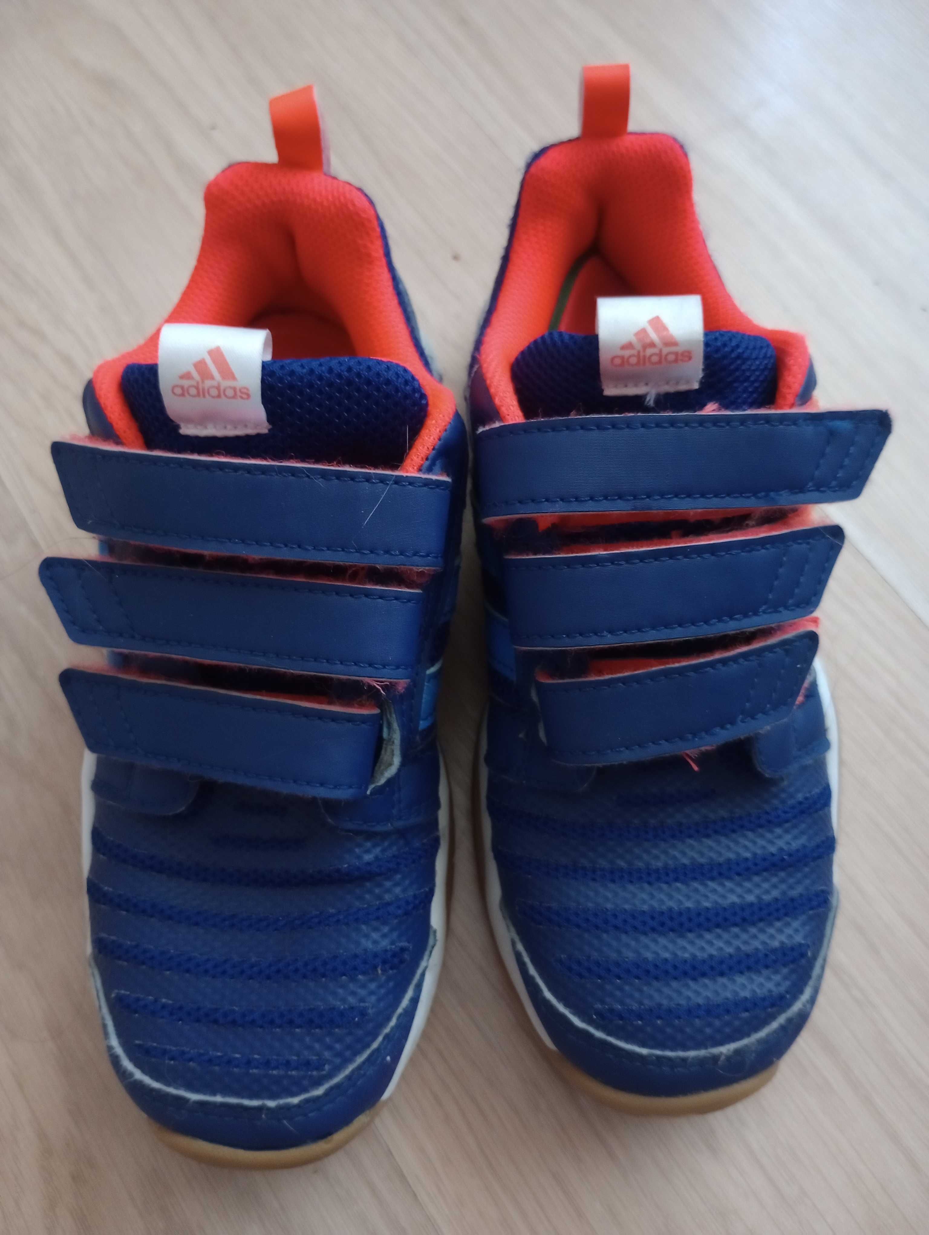 Маратонки adidas за момче №33, стелката е 21см