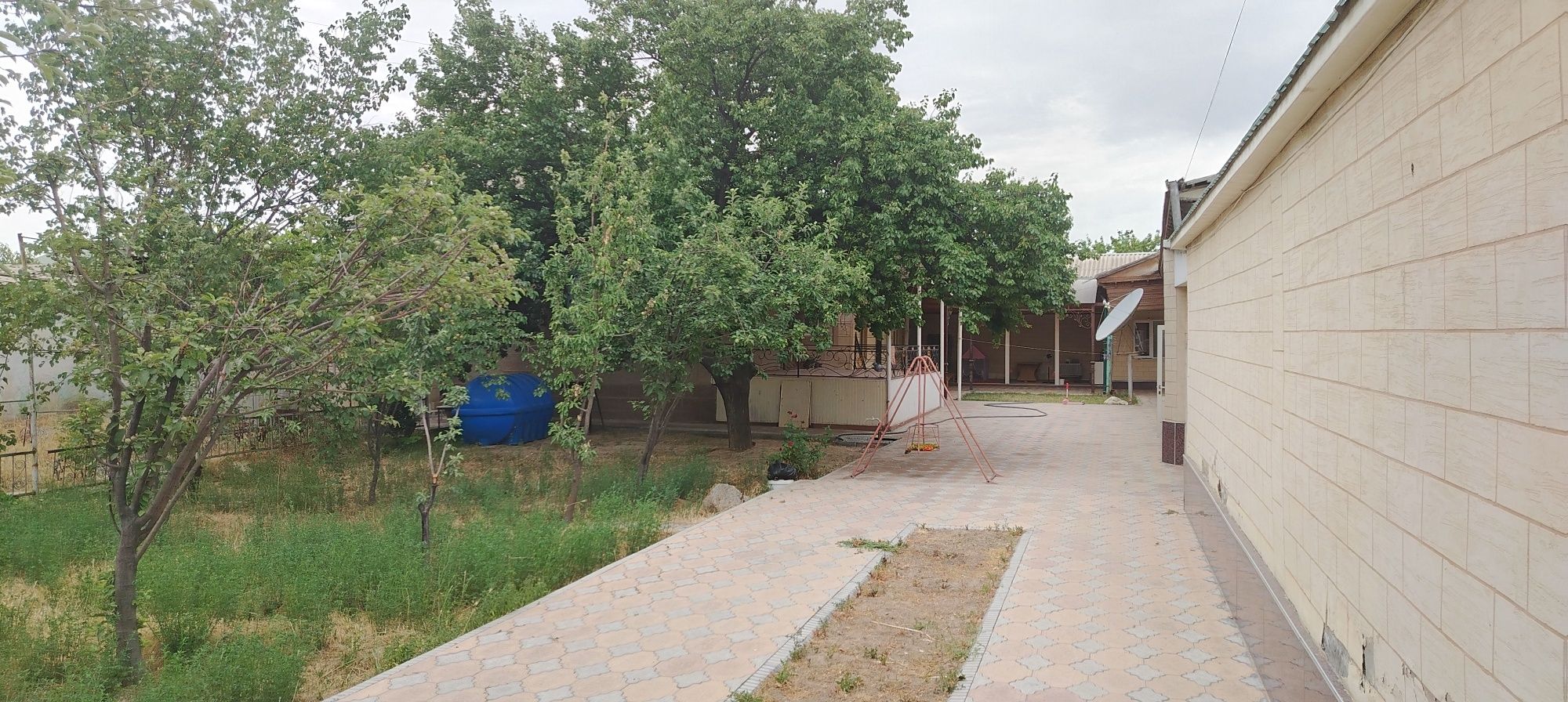 Уй сотилади микрараёнда