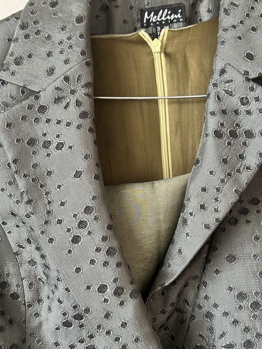 Изискан и стилен тъмнозелен костюм на Mellini fashion