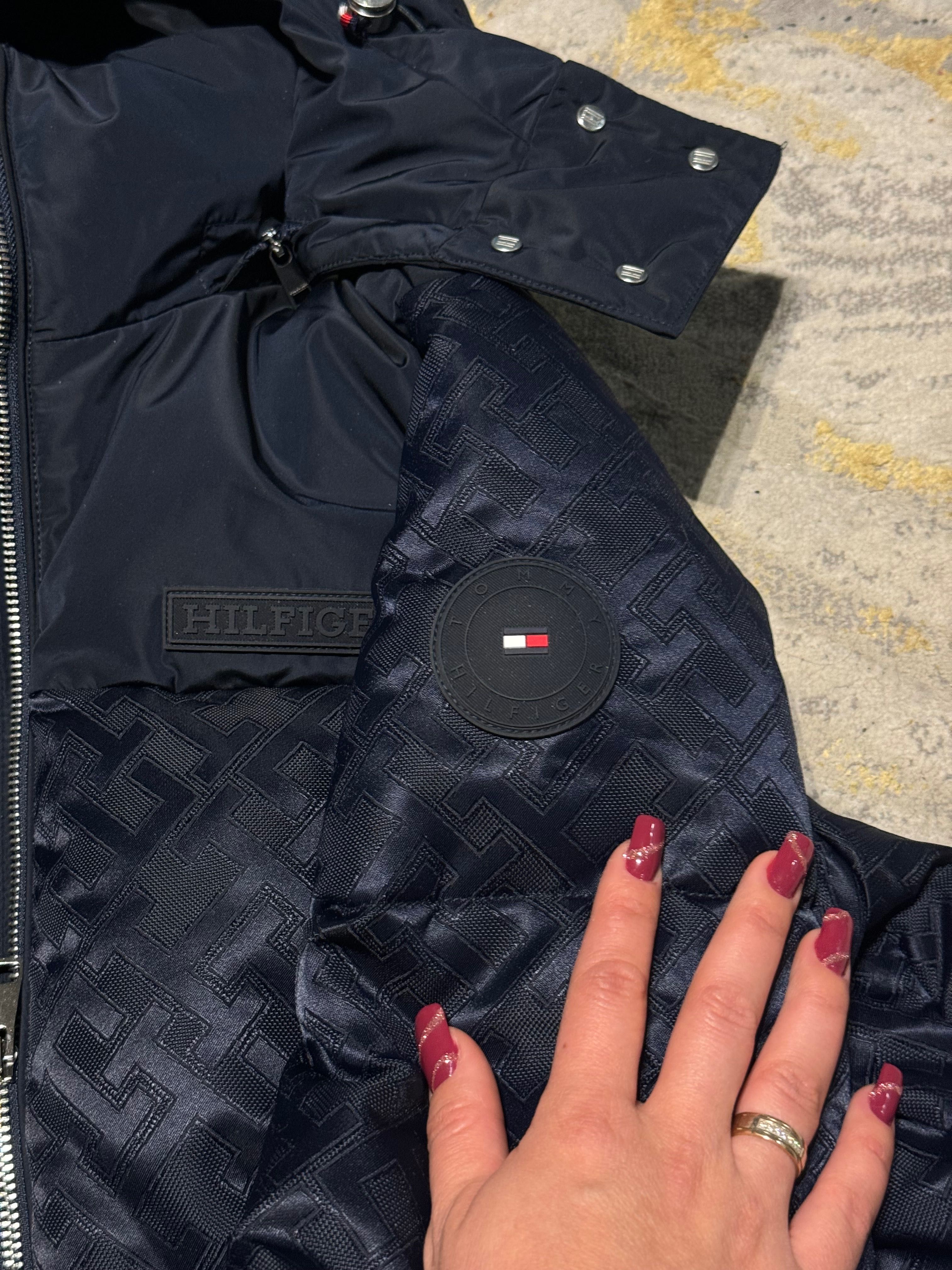 Дамско яке Tommy Hilfiger XS-S размер