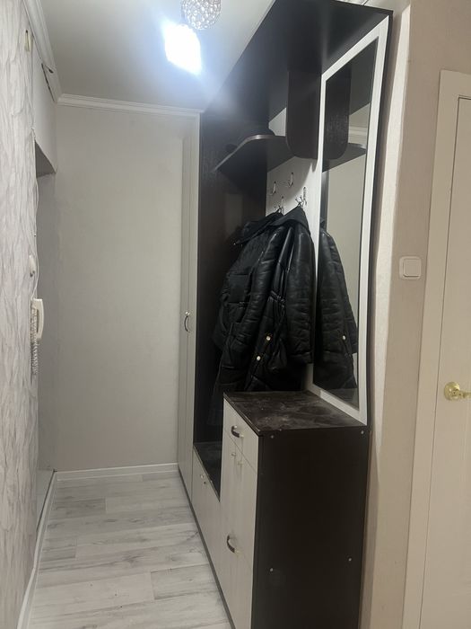 Срочно продам шкаф в прихожую