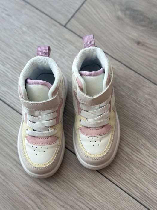 Papuci H&M marime 22, impecabili