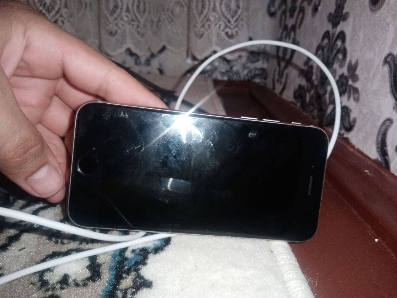 Iphone 6s sastiyanasi    zur  bitta batariya alishgan