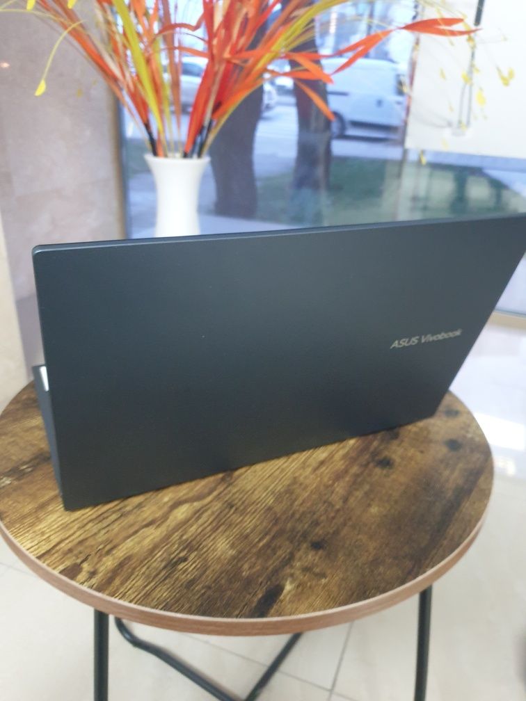 Laptop Asus Vivobook 15 i7 15.6" 16gb ram 512gb ssd