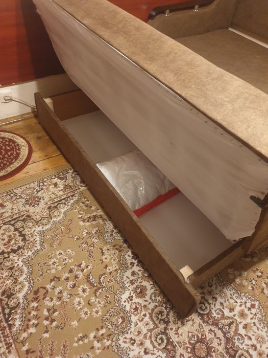 Canapea extensibila ( living-dormitor)