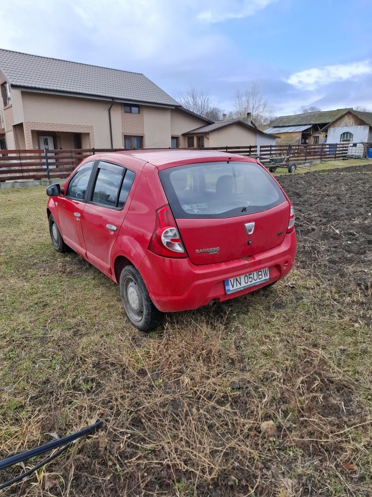 Vând Dacia sandero