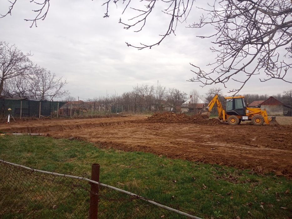 buldoexcavator de închiriat zona Marghita -Oradea