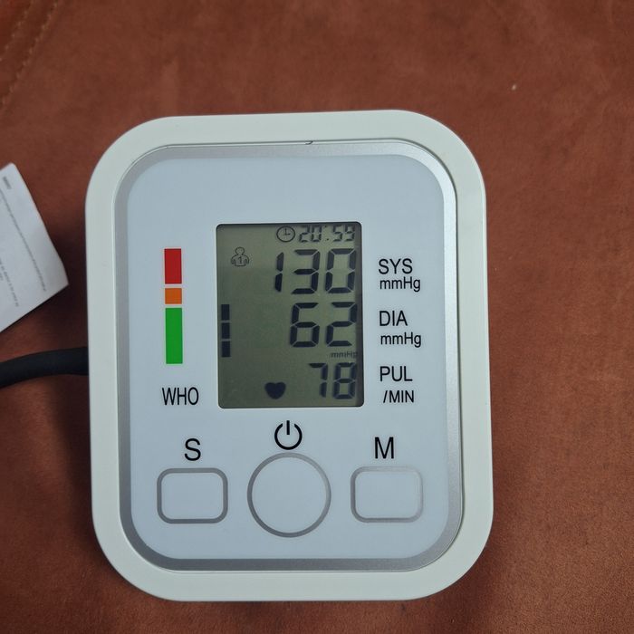 Aparat de luat tensiunea cu baterii