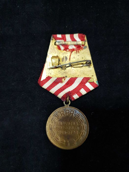 Lot medalii comemorative comunism