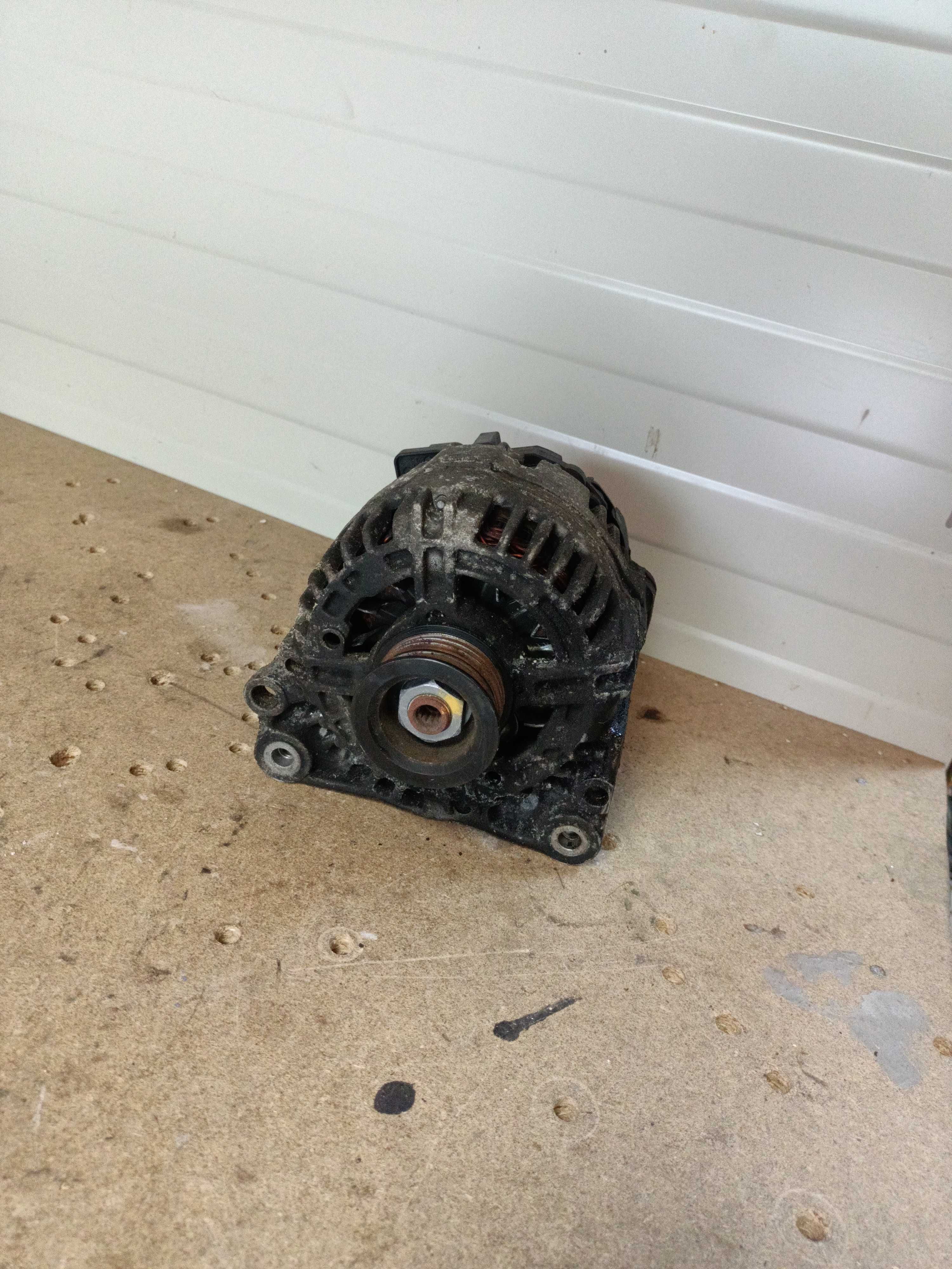 Alternator 1.4FSI 1.6 FSI VW Passat Golf 5  Skoda Octavia 2 Seat Audi