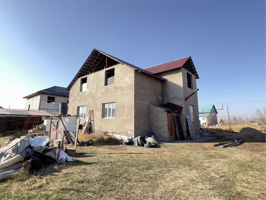 Продается недостроенный 5-комнатный дом Кызыл ту 4