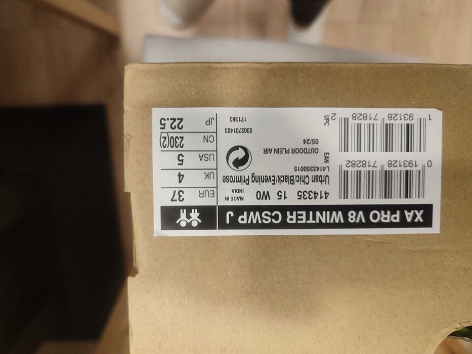 Bocanci Salomon noi marimea 37