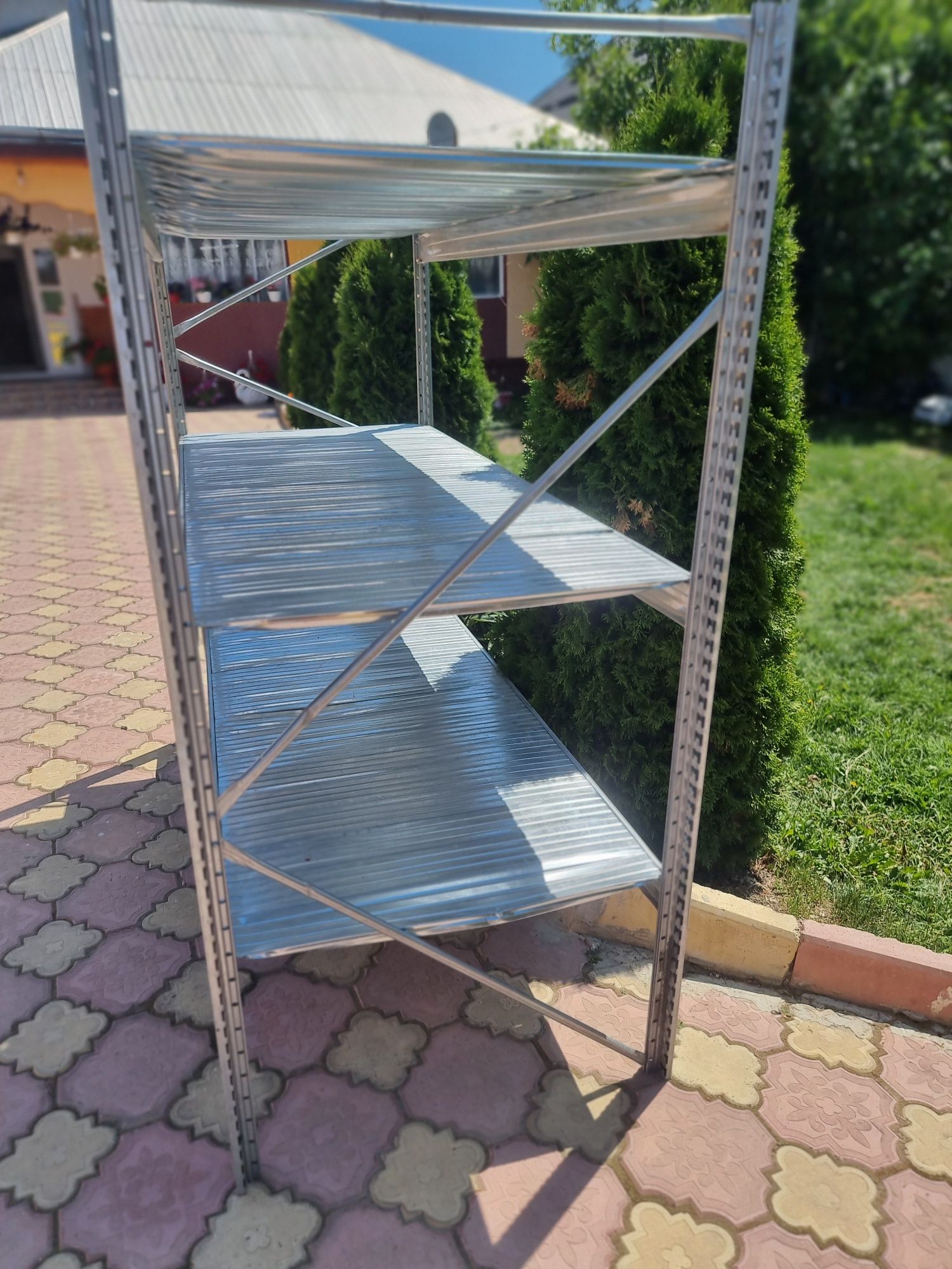 Vând rafturi metalice zincate la cela mai buna preț din România