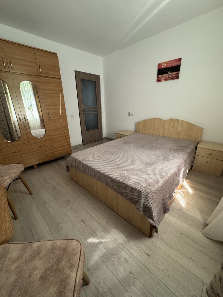 APARTAMENT de  INCHIRIAT  complet mobilat și utilat