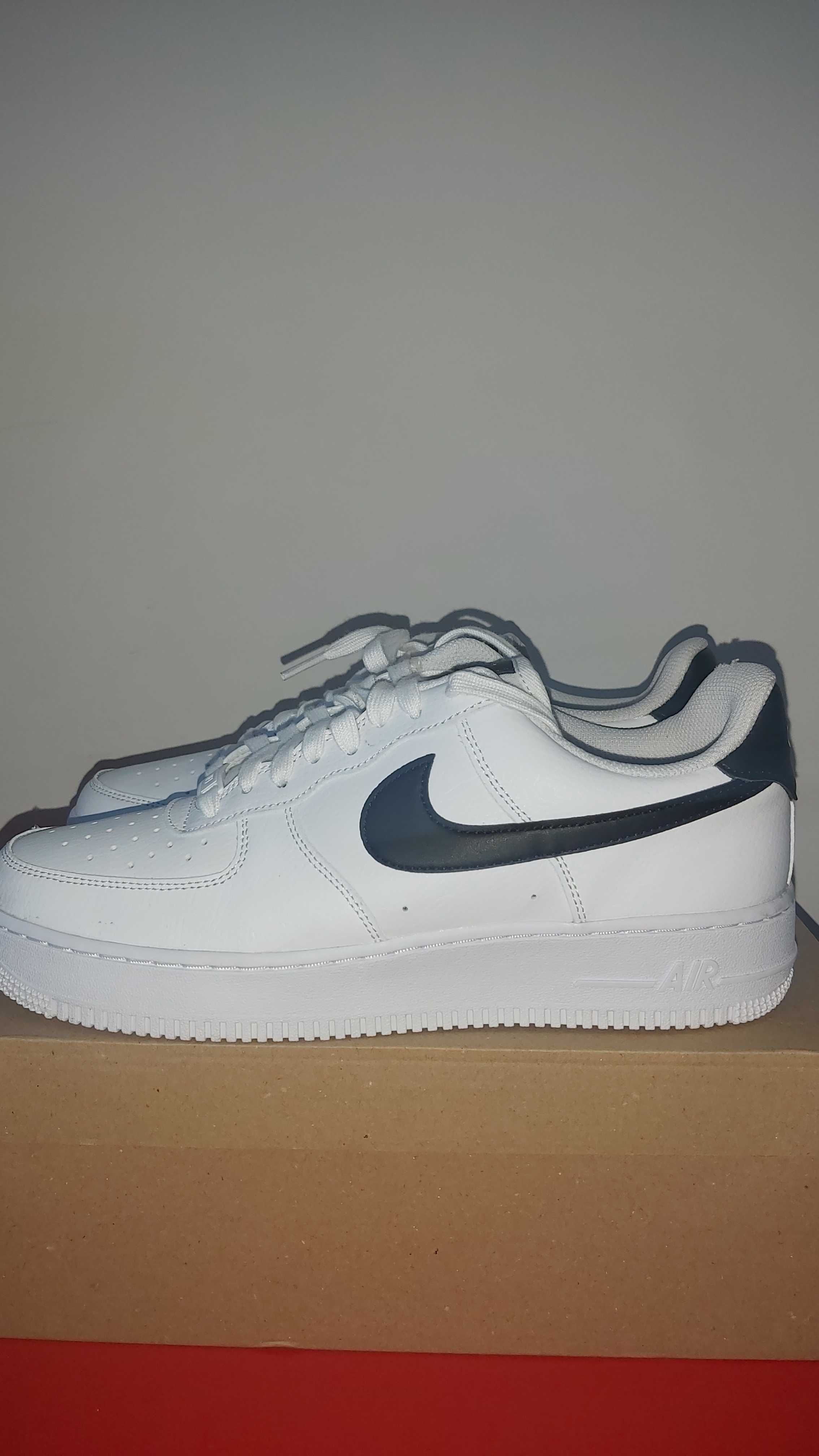 Nike Air Force 1 '07 "White & Black" - Номер 43