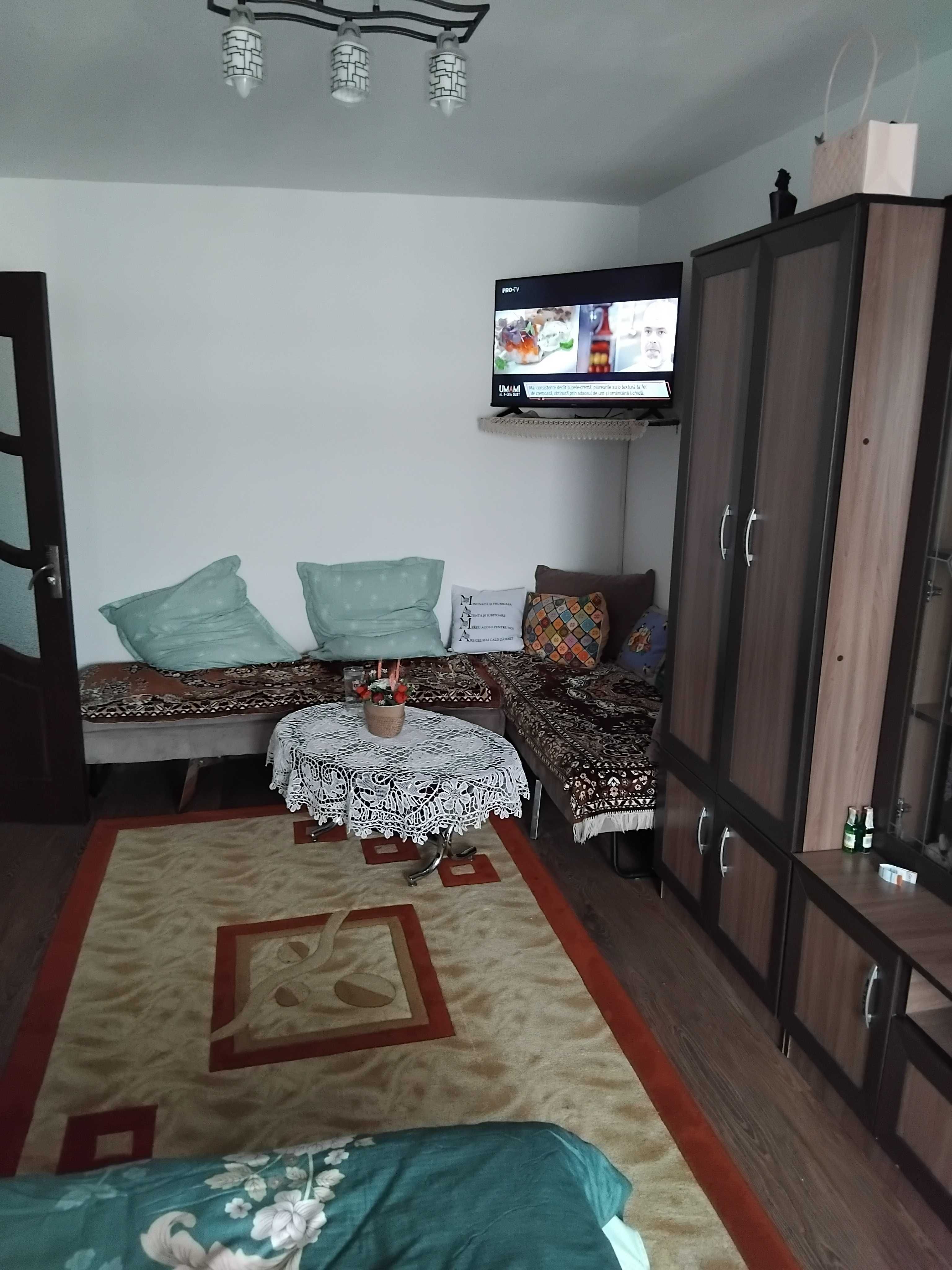 Vând apartament cu 3 camere