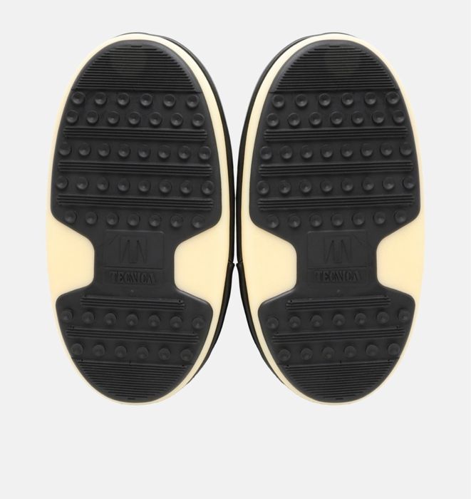 Moon boot icon winter