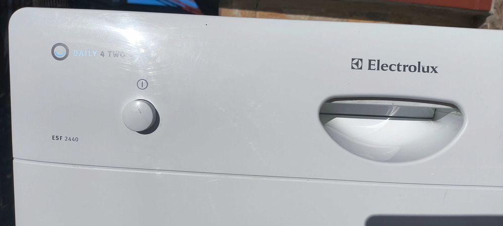 Съдомиялна машина (малка) Electrolux ESF 2440