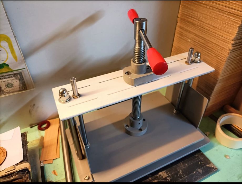 presa metalica arhivare restaurare carte arhive nationale