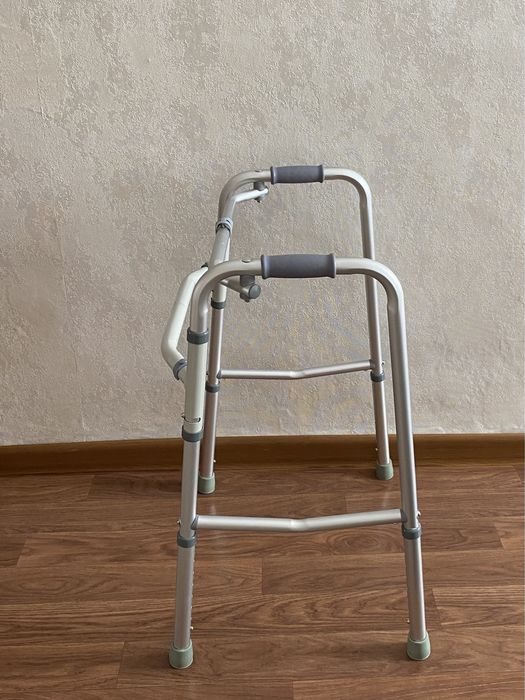 Продается  ходунки