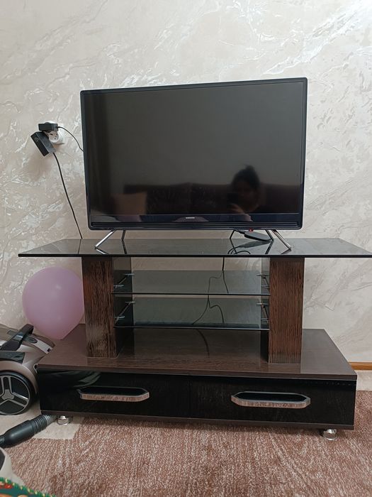 Televizor podstavka