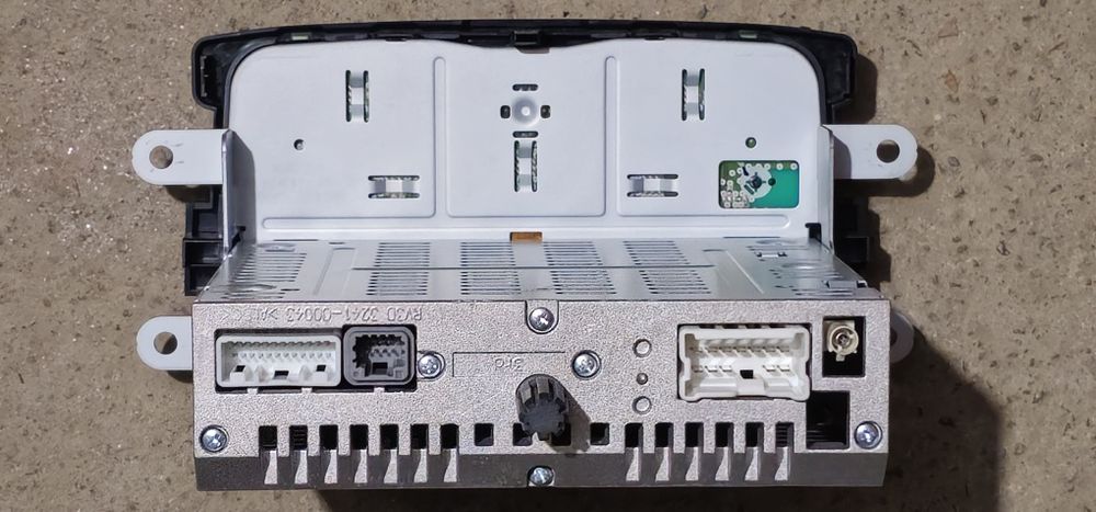 Radio cu usb original Dacia Logan 281153513R