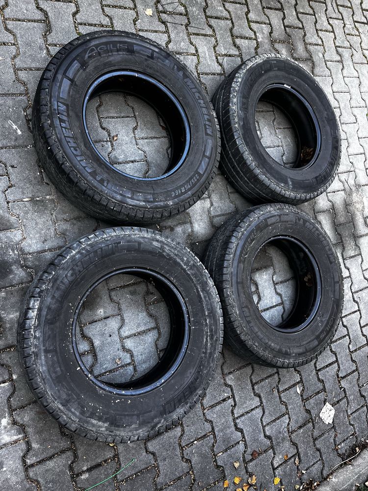 Летни бусови гуми Michelin 225/75/16