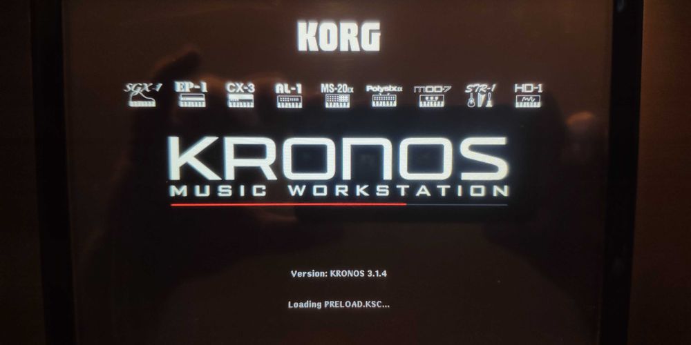 Oferta Black Friday! Korg Kronos 88 + case. Pana pe 15 noiembrie