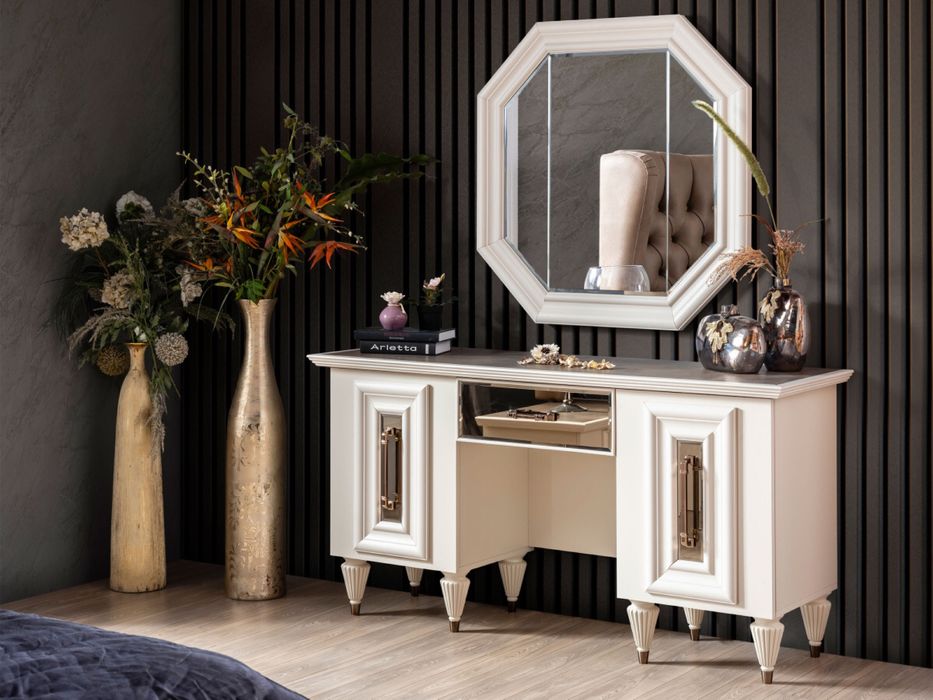 Зеркало для домашнего интерьера