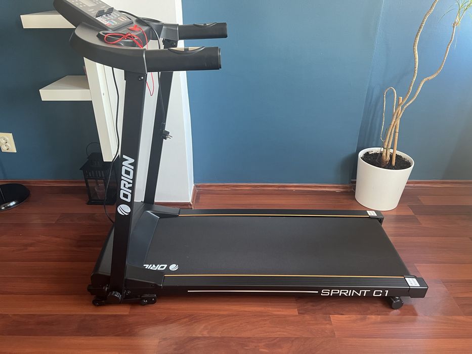 Banda de alergare folosita de cateva ori