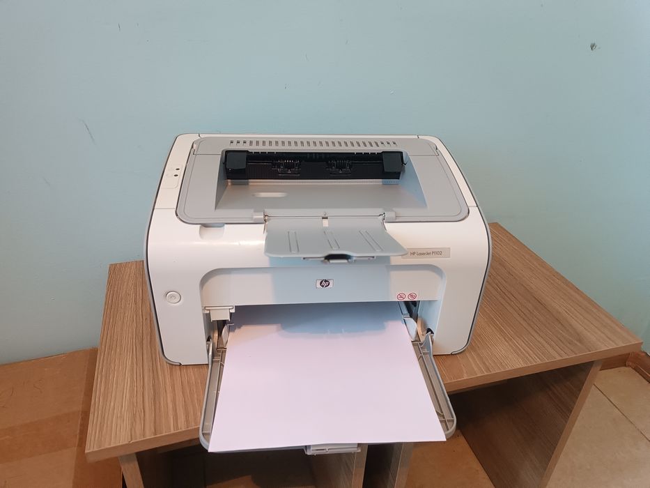 Продам принтер НР 1102
