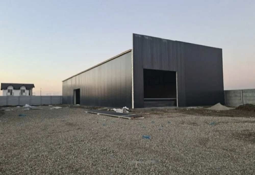 Vand si construiesc o gama larga de hale sau structuri metalice noi ne