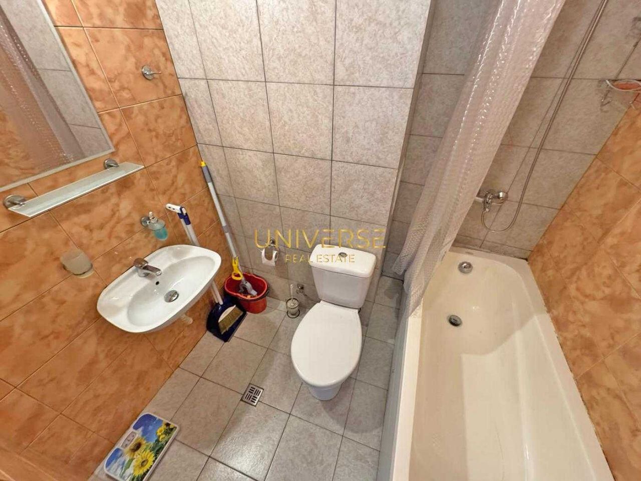 Продава се Двустаен апартамент в к.к. Слънчев бряг - 65 кв.м за 1016 €/кв.м - Снимка #8