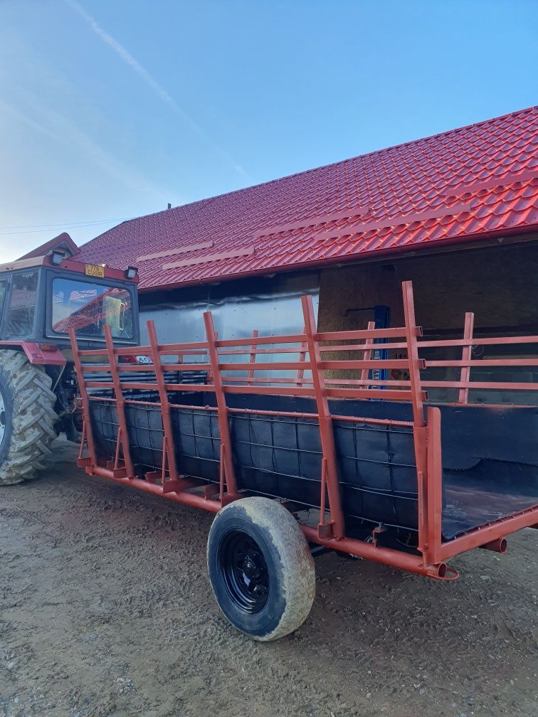 Vând remorcă tractor