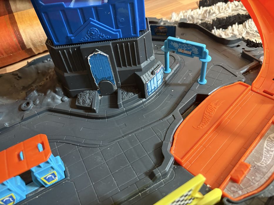 Hot Wheels Ultimate Garage varianta T-Rex