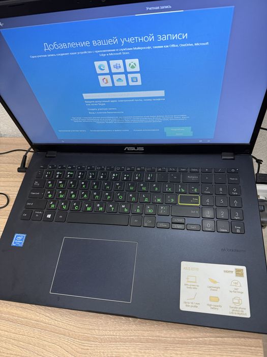 Asus E510 holati yaxshi