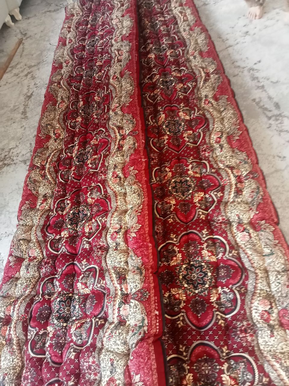 Koʻrpa koʻrpacha matras yostiq
