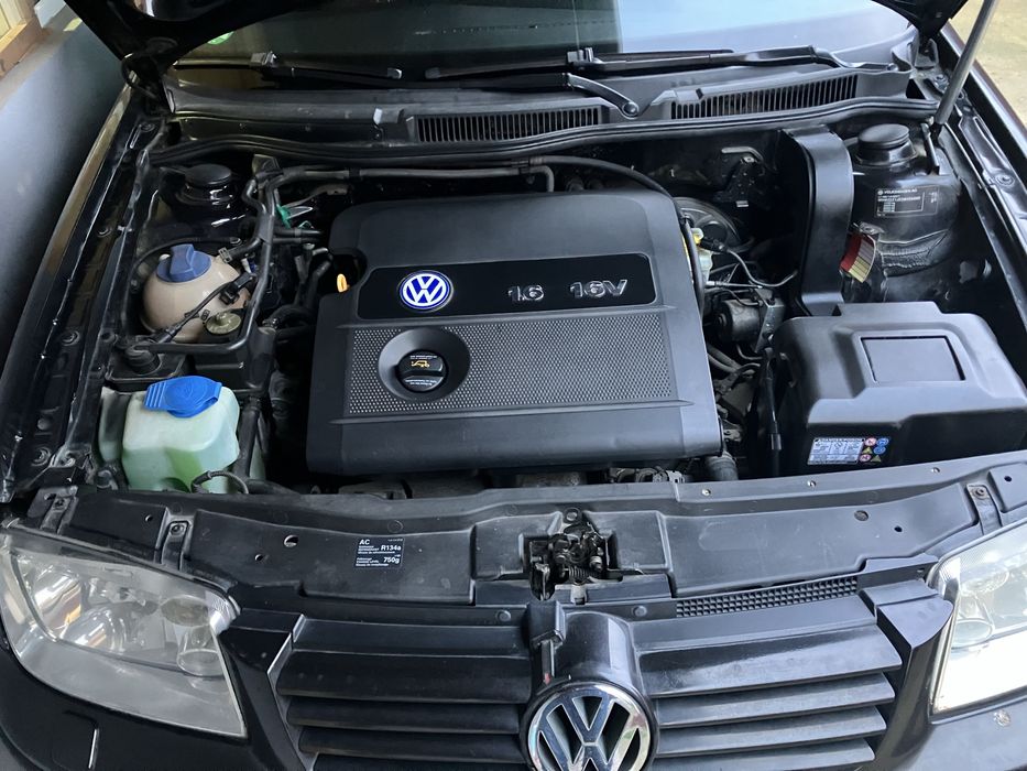 Volksvagen Bora 1,6 din2003