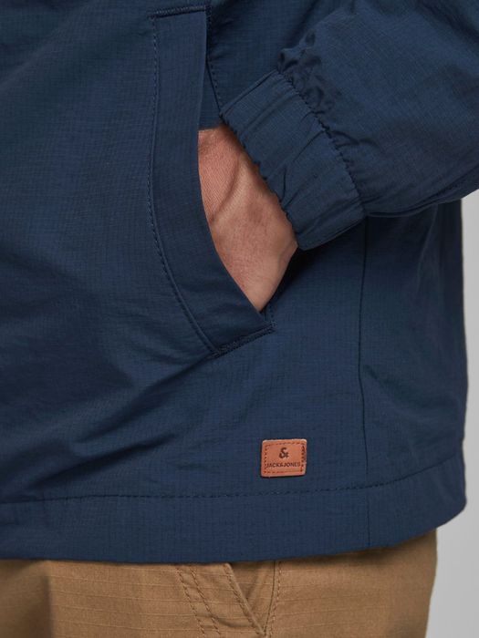 Jacketa/Geaca Jack & Jones 
Noua cu eticheta Model 2021