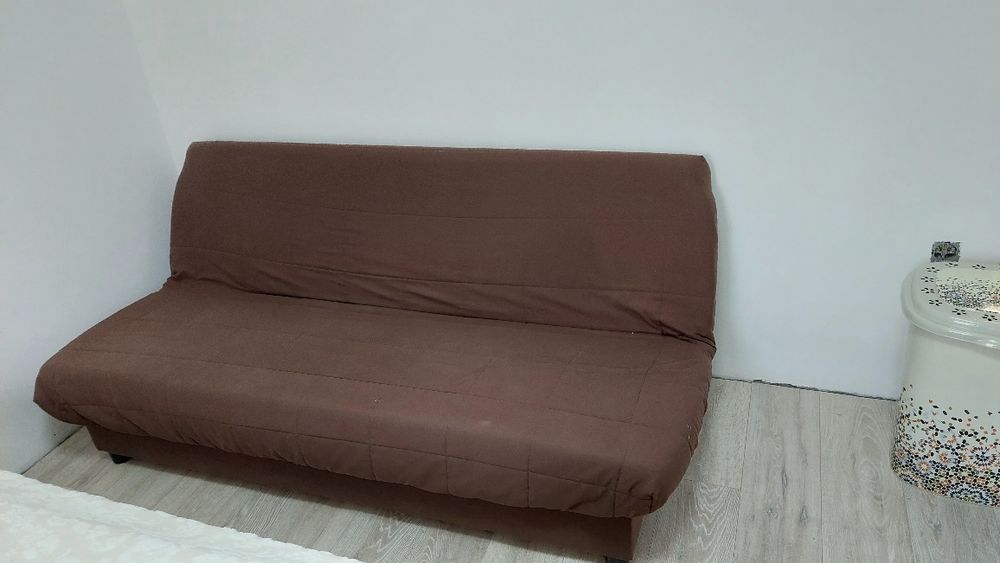 Разтегателен диван