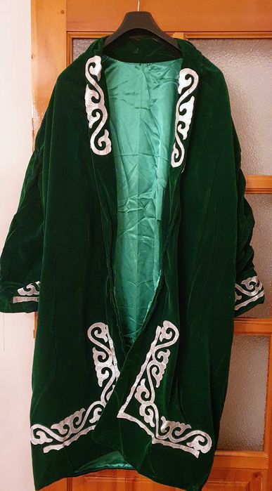 Чапан мужской новый с шапкой