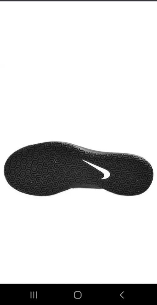 Ghete Fotbal Nike JR Majestry IC AQ7895001

Noi originali