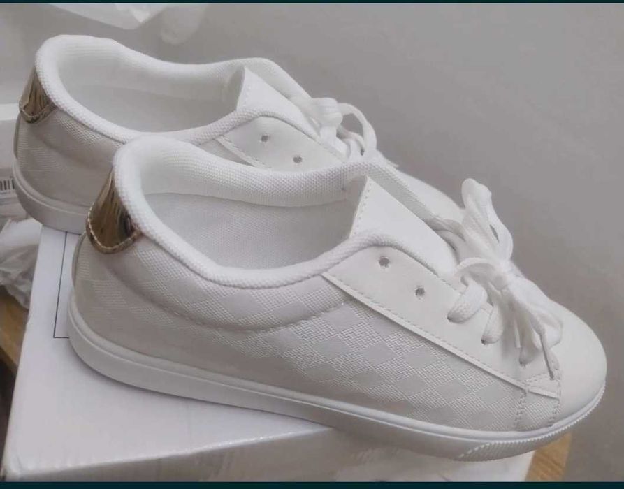 Adidași , încălțăminte dama  sport, relaxare