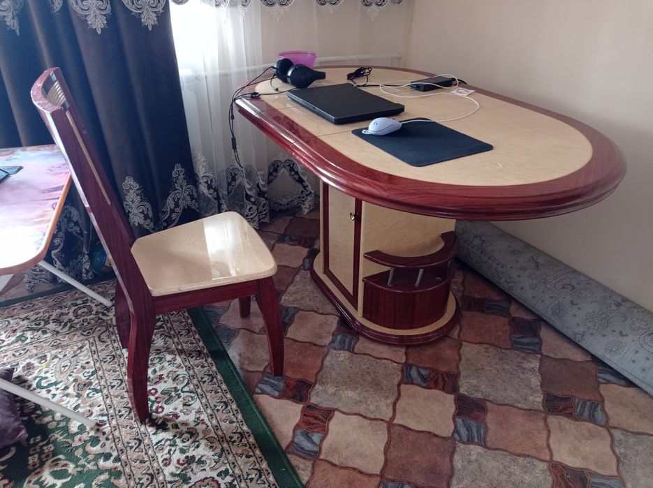 Стол кухонный за 45тыс.тенге торг