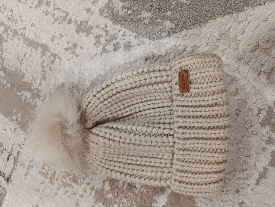 Продам   женский  шапку.