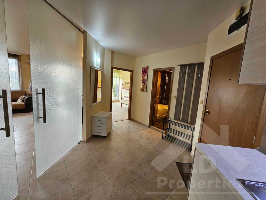 Просторен двустаен апартамент с изглед към морето, к.к."Чайка"