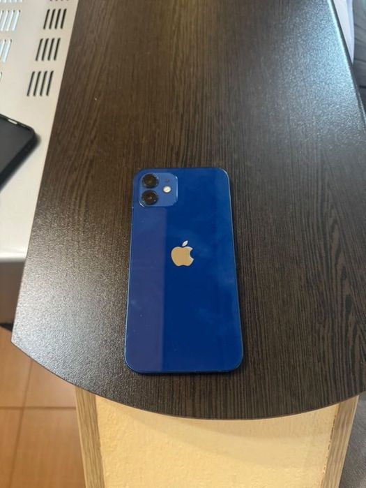 iPhone 12 в добро състояние