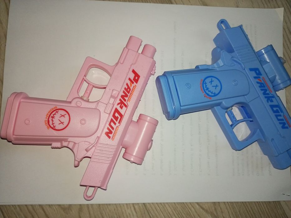 Водяной пистолет пранк